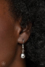 Load image into Gallery viewer, Paparazzi Accessories - Lady In Waiting
