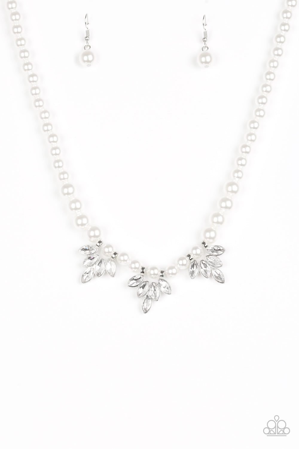 Paparazzi Accessories - Society Socialite - White
