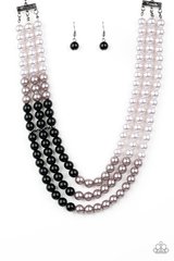 Paparazzi Accessories -   Times Square Starlet - Black